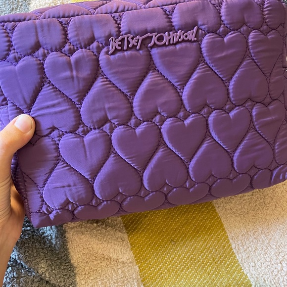 NWT Betsey Johnson Weekender Cosmetic Case - Picture 9 of 12